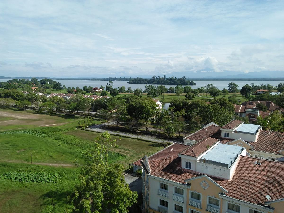 Sanie Guest Room Suria A' Apartment, Bukit Merah Laketown Resort Kampong Kubu Gajah  Exterior foto